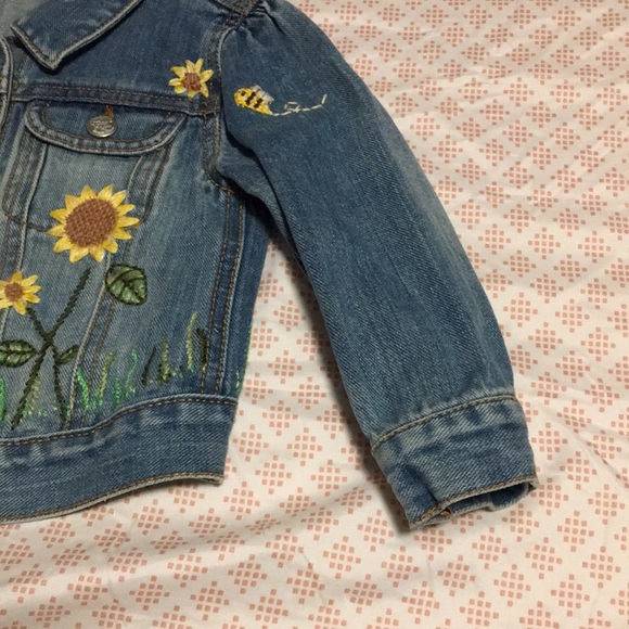 💋💯Jean jacket💋💯 - Picture 2 of 5